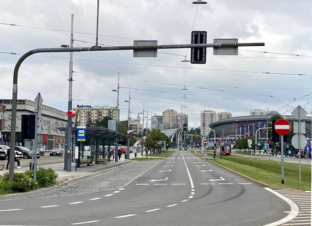 [TYLKO U NAS] Aleja Korfantego zostanie zwężona. Na pasie ruchu zostaną posadzone drzewa