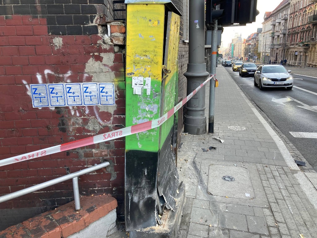 Pijana kobieta wjechała w kamienicę w centrum Katowic. Twierdzi, że chciała popełnić samobójstwo