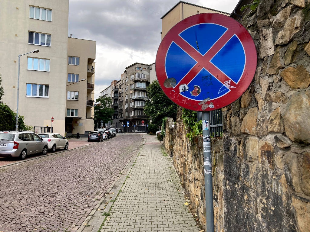 Straż miejska nie wystawiła mandatu za nielegalne parkowanie, bo 