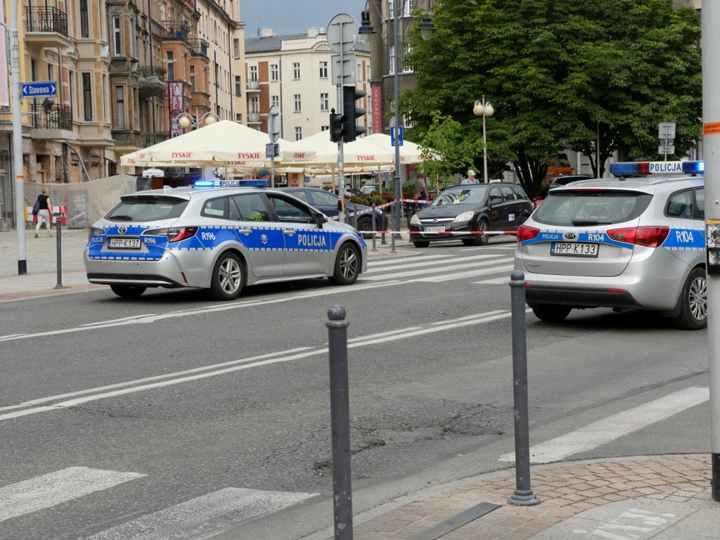 Ludzie pytają gdzie była policja, kiedy przed autobusem doszło do bojki. Policja była na miejscu