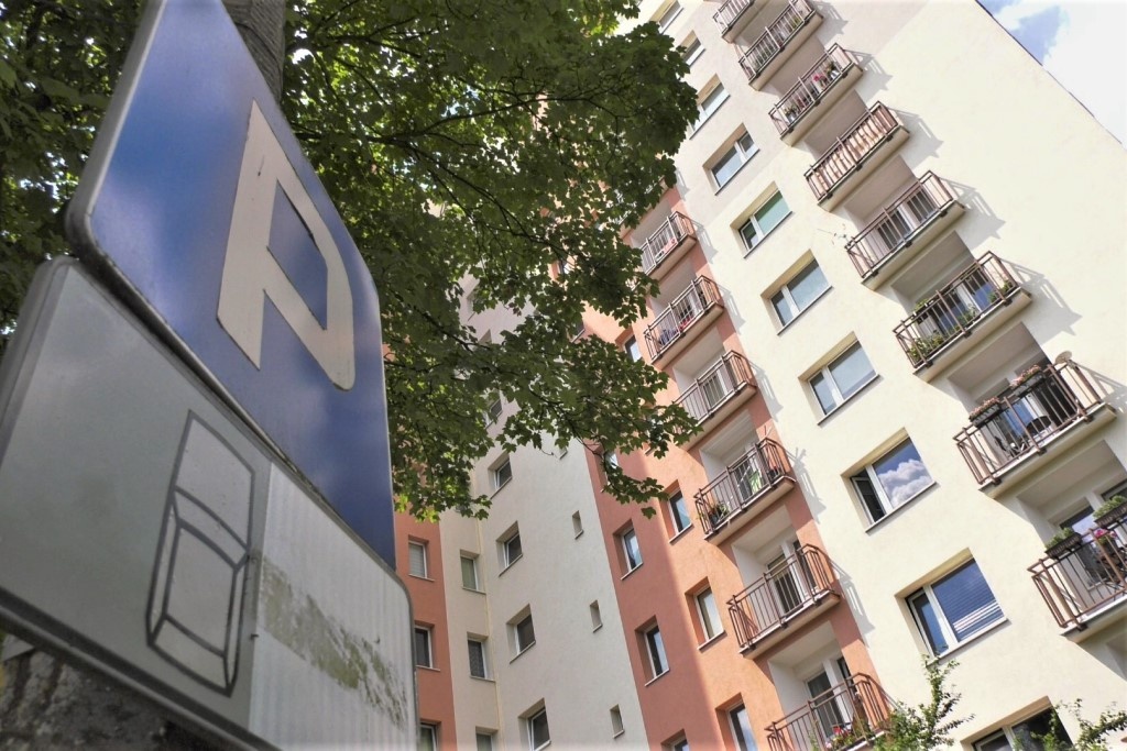 Koniec konsultacji parkingowych. Osiedle Paderewskiego nie chce być w strefie