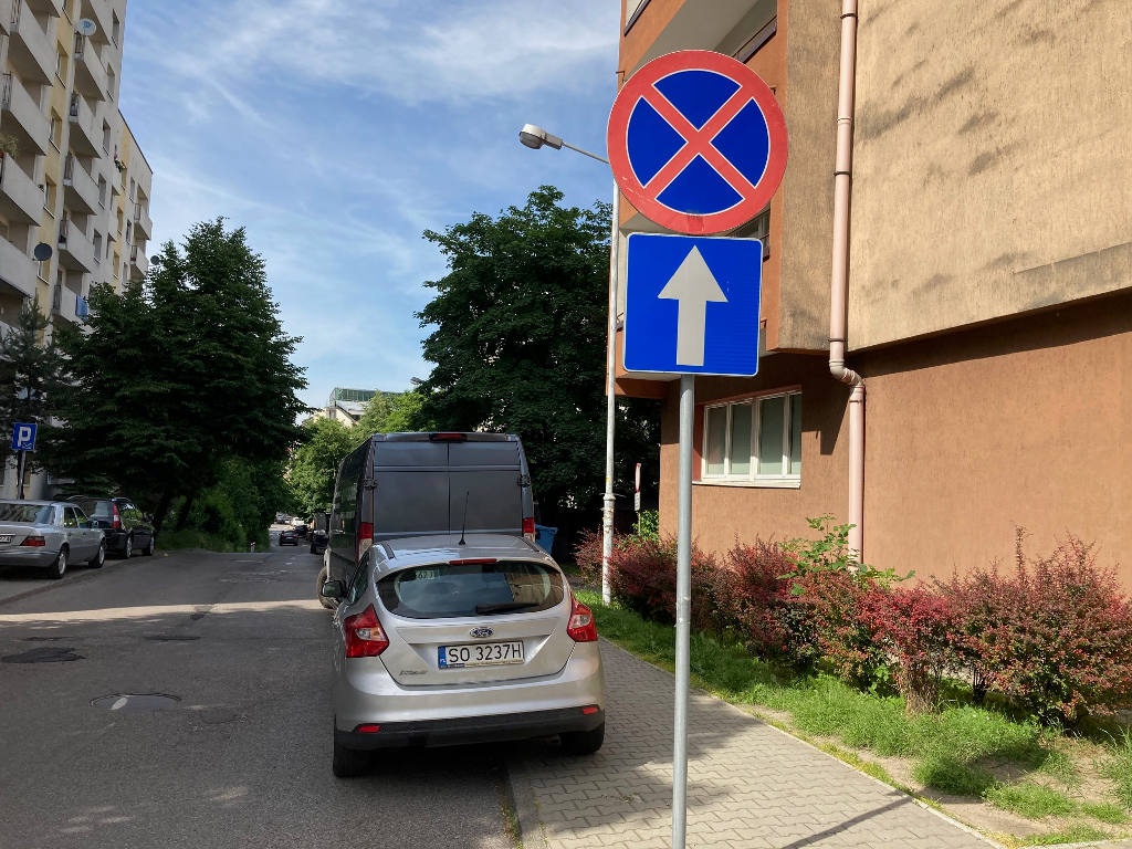 Prezydent Katowic: Akcja walki z nielegalnym parkowaniem przynosi efekty.