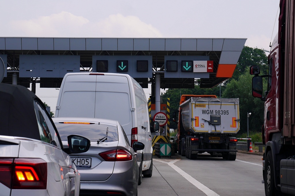 Wszedł nowy system opłat na autostradzie A4. Nie trzeba będzie zatrzymywać się przed bramkami