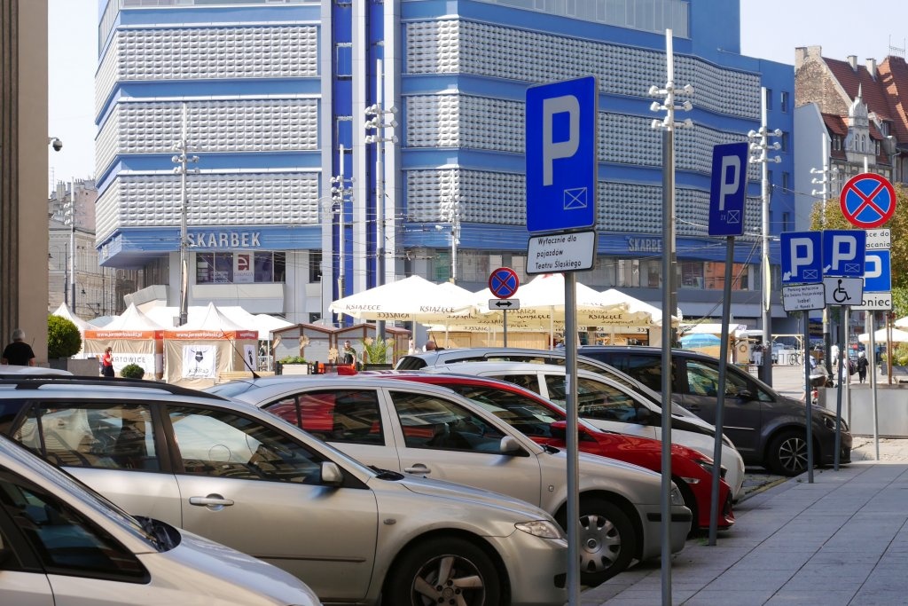 Katowice pytają mieszkańców o parkowanie. Będą konsultacje społeczne