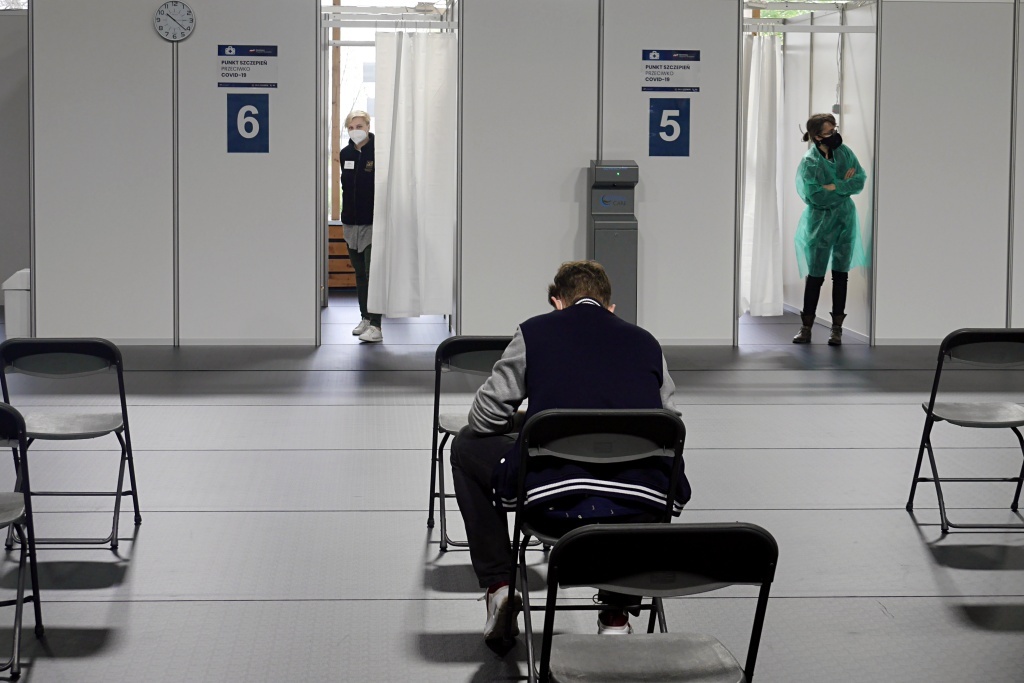 Będzie loteria dla osób szczepiących się. Do wygrania samochody i miliony złotych