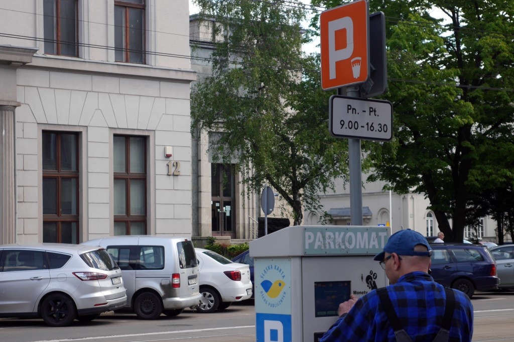 Wyższa stawka za parkowanie w Katowicach. Drożej dopiero ma być