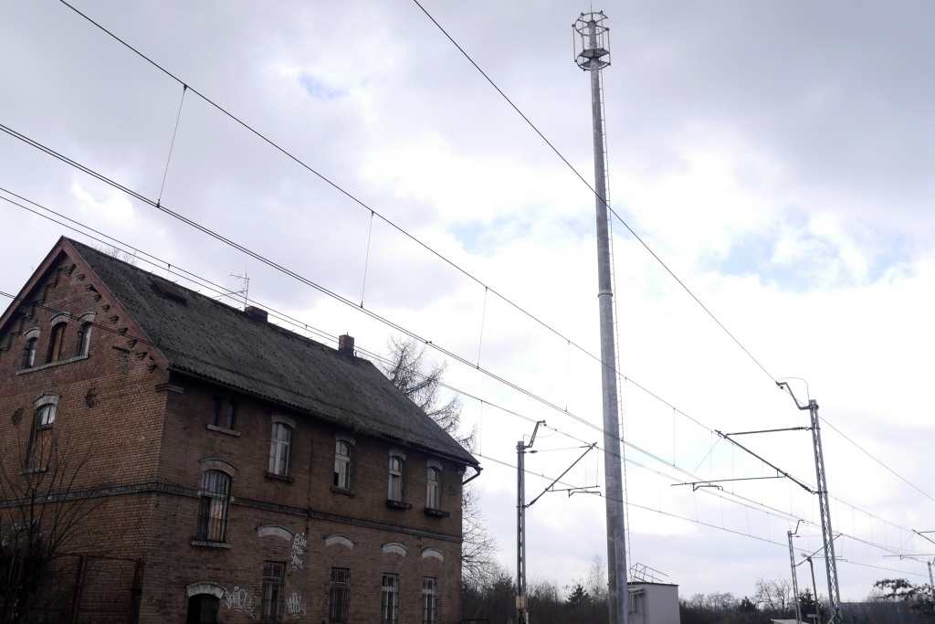 W Katowicach stanęły nowe maszty, ale to nie sieć 5G