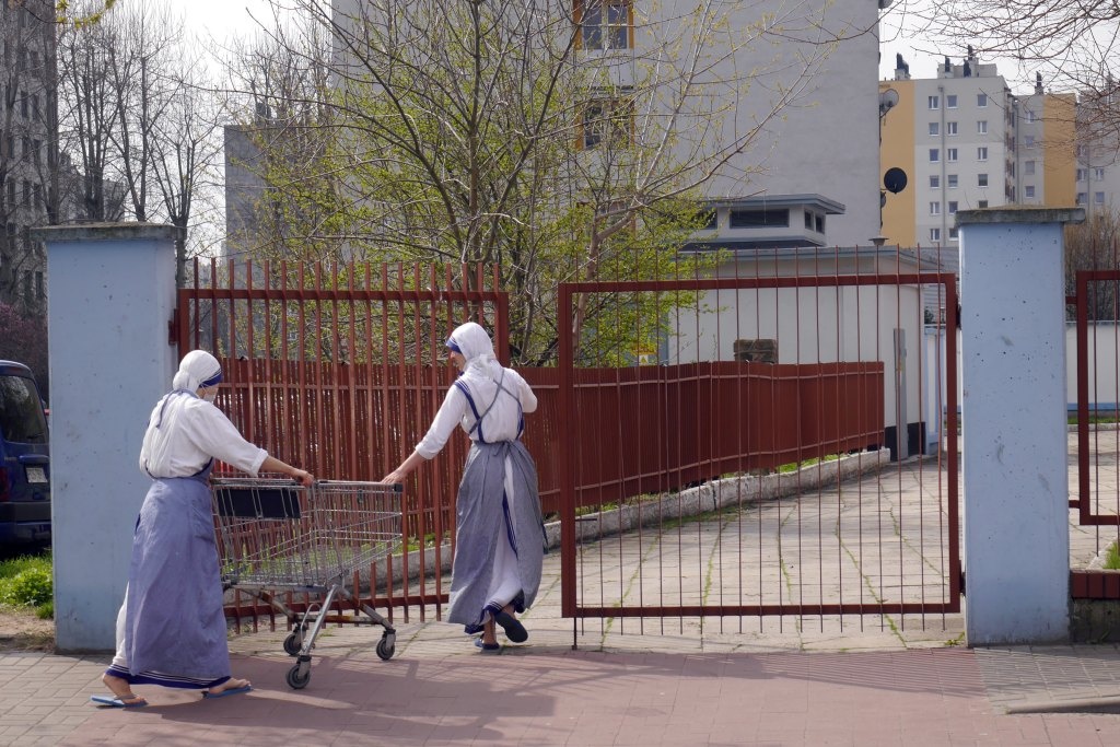 Siostry kalkutki z Katowic są w izolacji z bezdomnymi. Trwa badanie czy nie mają indyjskiej odmiany koronawirusa.