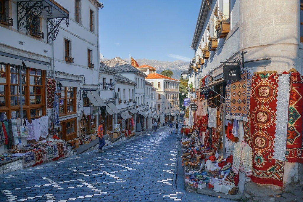 Kolejne wakacyjne kierunki z lotniska w Pyrzowicach. Tym razem Albania i Czarnogóra