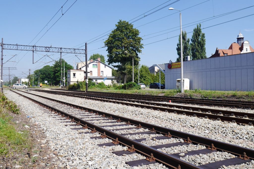 Mężczyzna położył się na torach w Dąbrówce Małej. Maszynista nie miał szans zareagować