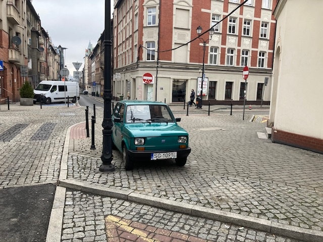 Komuś już przeszkadzają nowe stojaki na rowery w centrum Katowic
