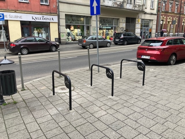Prawie dwadzieścia nowych stojaków na rowery w centrum Katowic