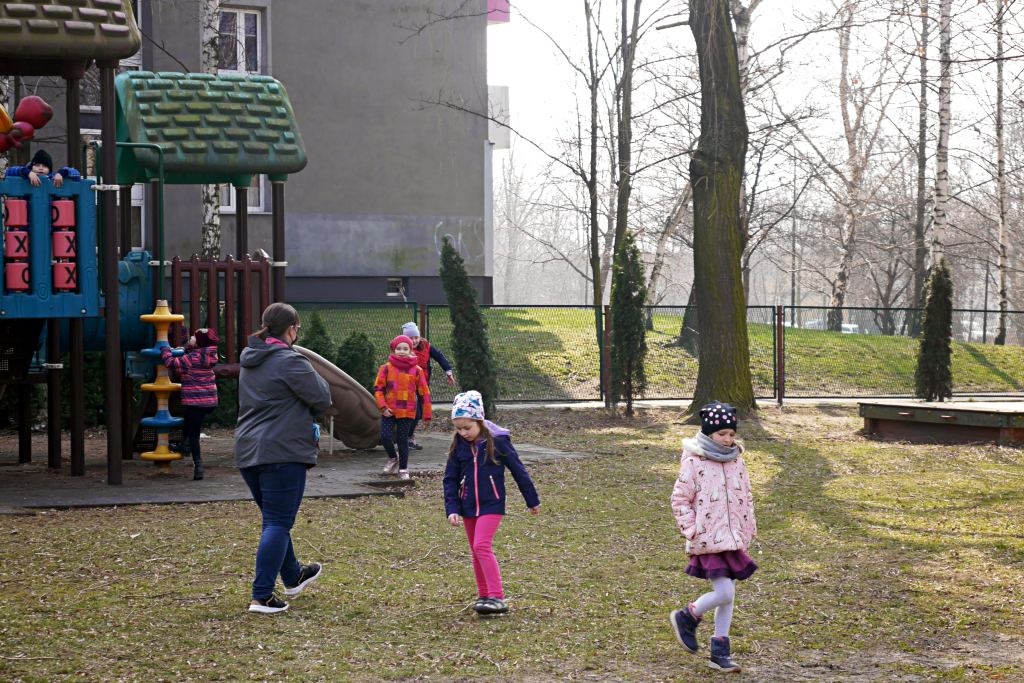 Obostrzenia po raz kolejny przedłużone, ale dzieci wrócą do przedszkoli i żłobków