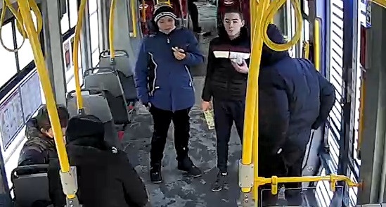W Szopienicach w tramwaju okradli pasażera. Zabrali mu telefon