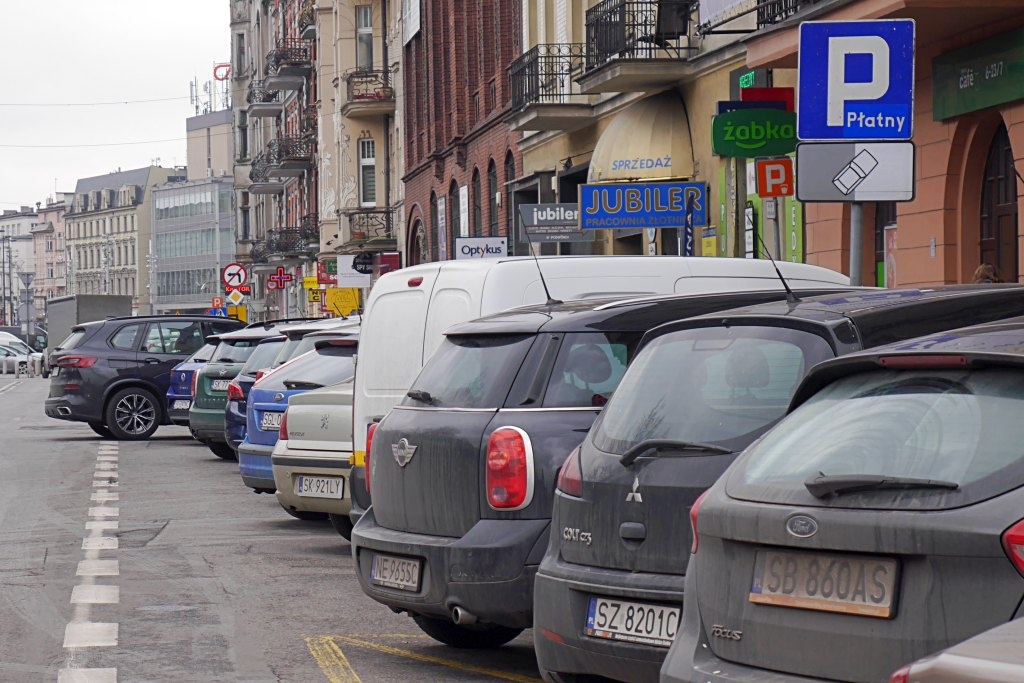 Propozycja nowej polityki parkingowej Katowic jest zbyt zachowawcza [ANALIZA]