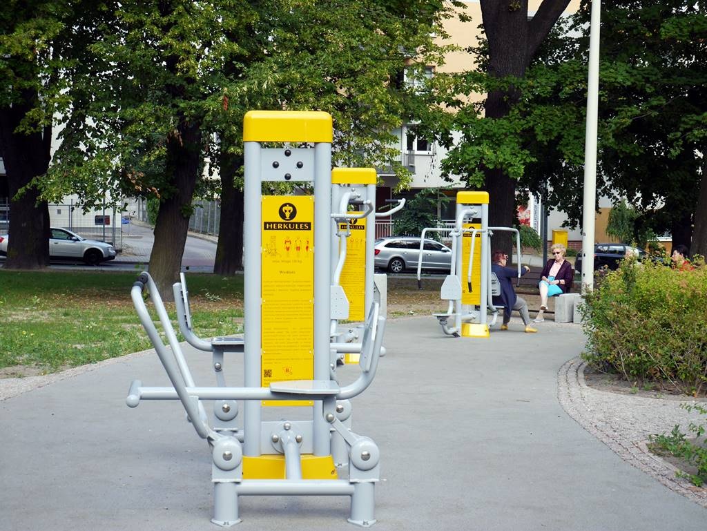 W Katowicach trener personalny odwiedza osoby 60+
