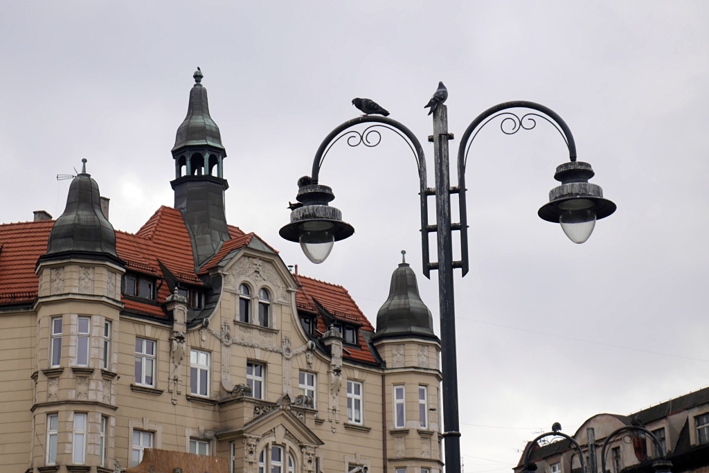 Dzień dobry Katowice. Dzisiaj sesja rady miasta, podczas której radni podejmą uchwałę w sprawie opłat za miejski żłobek