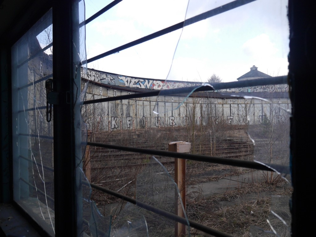 PKP proponują, żeby miasto przejęło zrujnowaną parowozownię