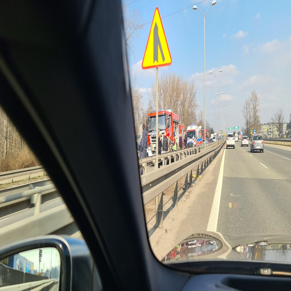 Wypadek obok sklepu Ikea. Droga została zamknięta