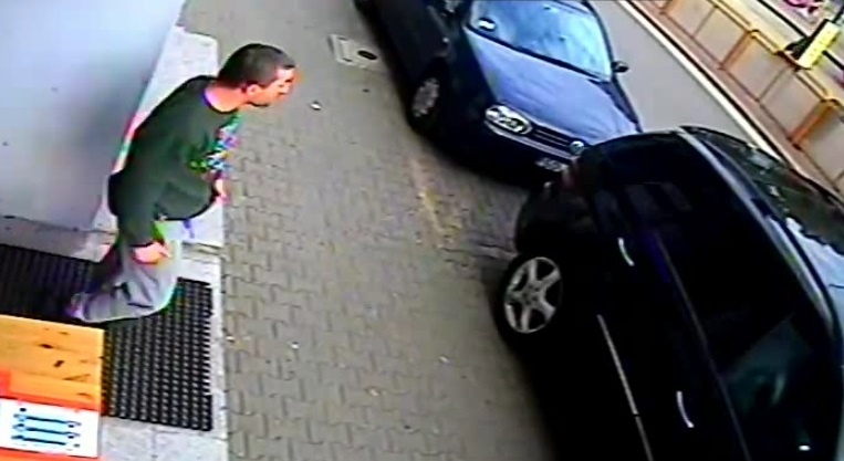 Zniszczył lusterko samochodowe. Szuka go policja