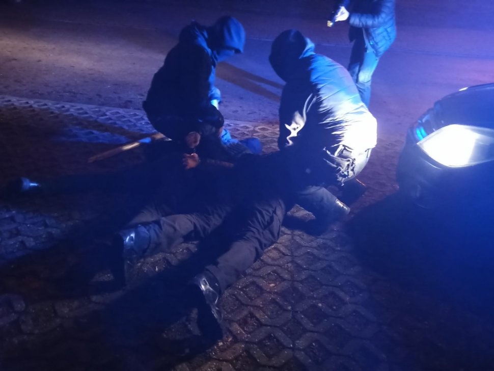 Ukradli około 400 luksusowych samochodów. Jednym z nich próbowali 
