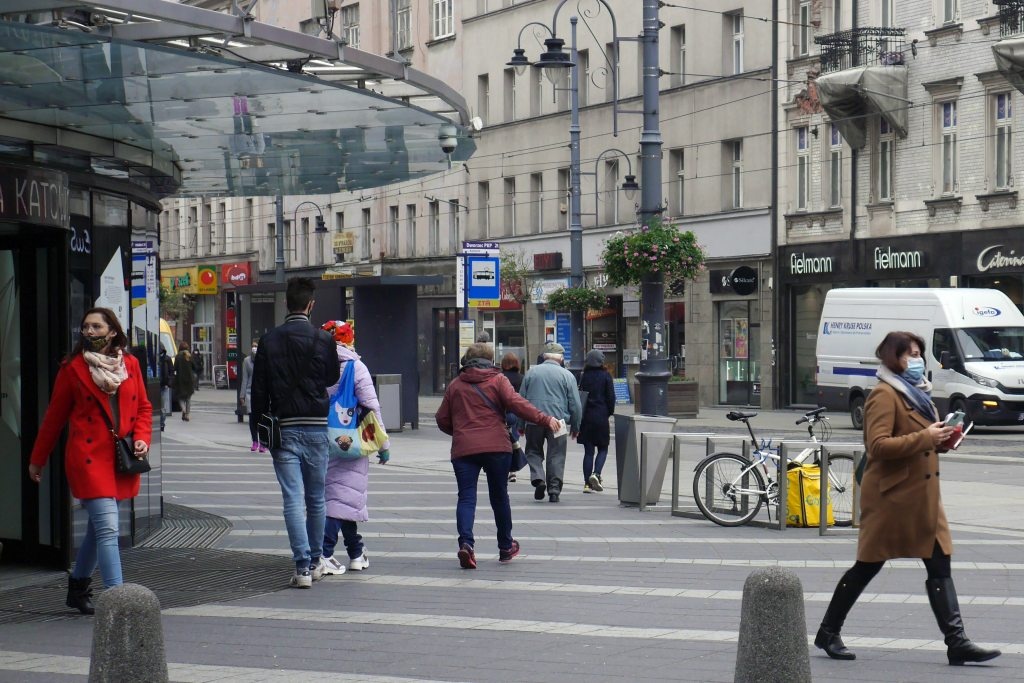 Dzień dobry Katowice. Od dzisiaj w dużej części zamknięte będą centra handlowe