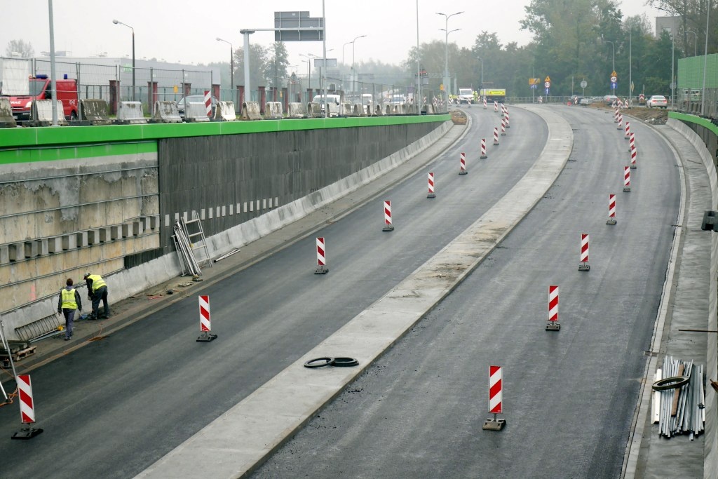 Rondo w Piotrowicach otwarte. Jeden z dwóch nowych węzłów w Katowicach prawie gotowy