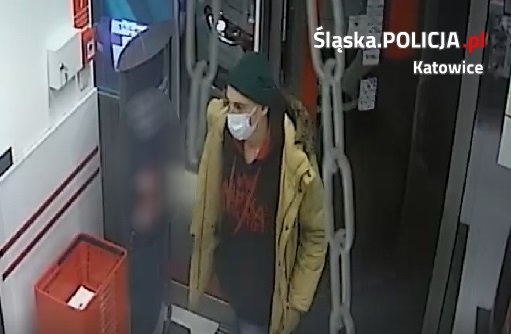 Kolejna kradzież w Rossmannie na os. Tysiąclecia. Tym razem zginęły elektryczne szczoteczki