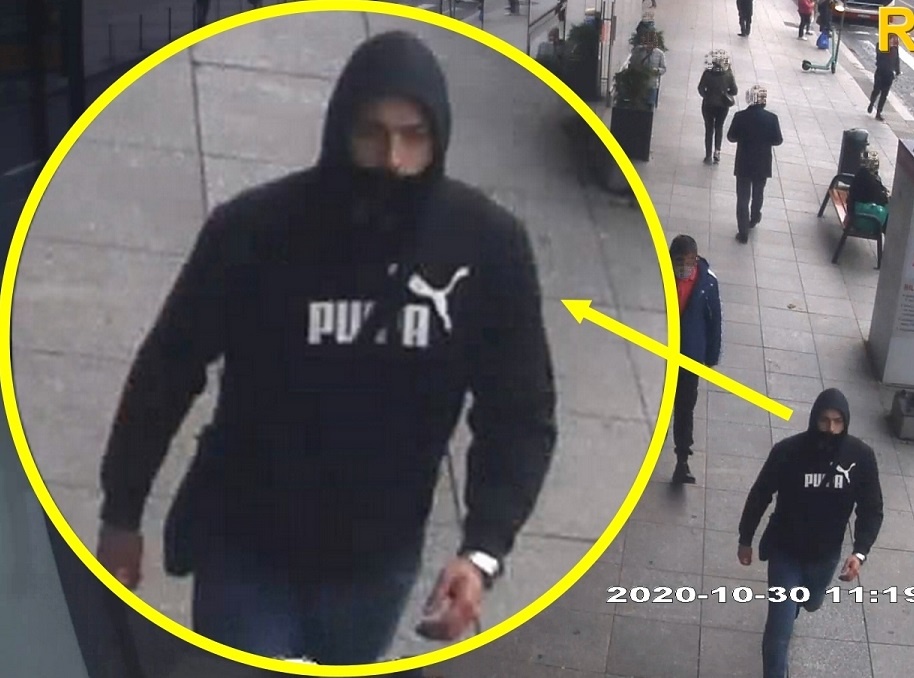 W centrum Katowic zerwał łańcuszek z szyi kobiety. Policja szuka tego mężczyzny