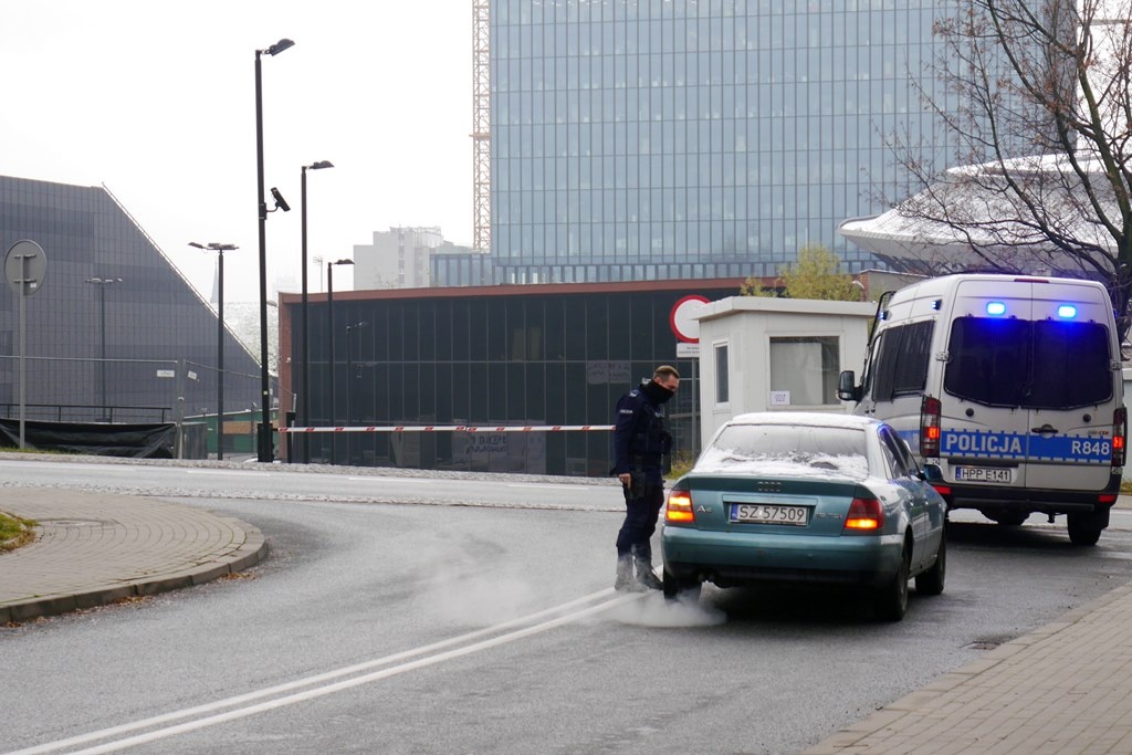 Policjanci na Koszutce pytają kierowców, czy jadą do nowego szpitala