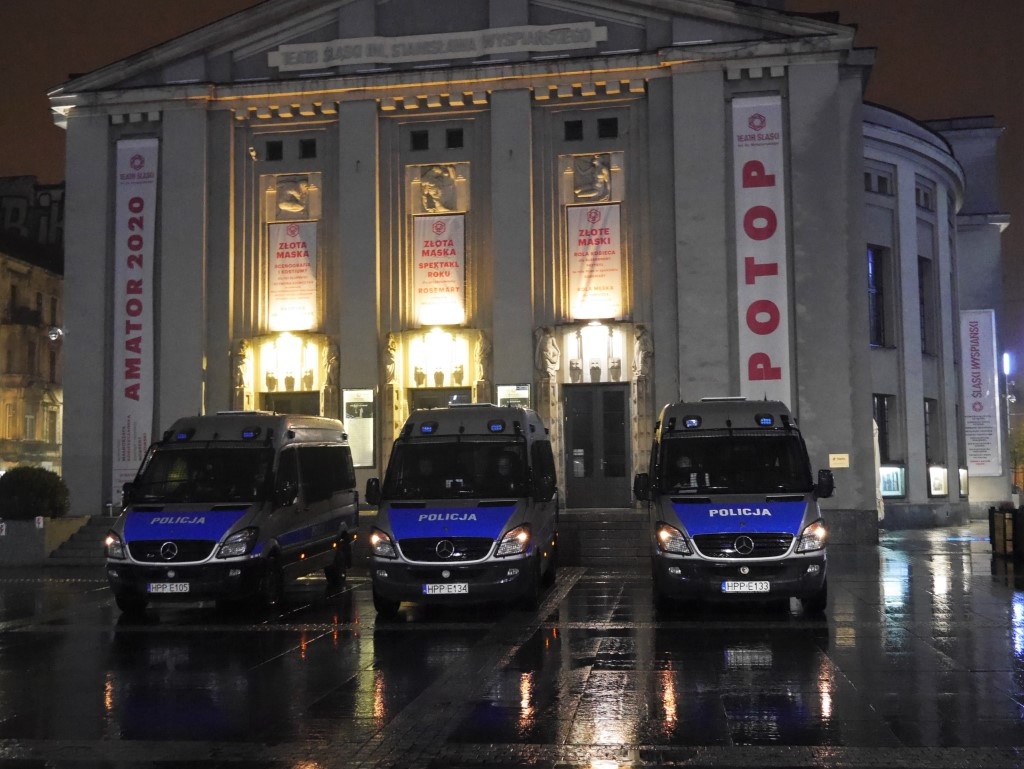 Katowicka policja reaguje na protest kobiet. To było nielegalne zgromadzenie