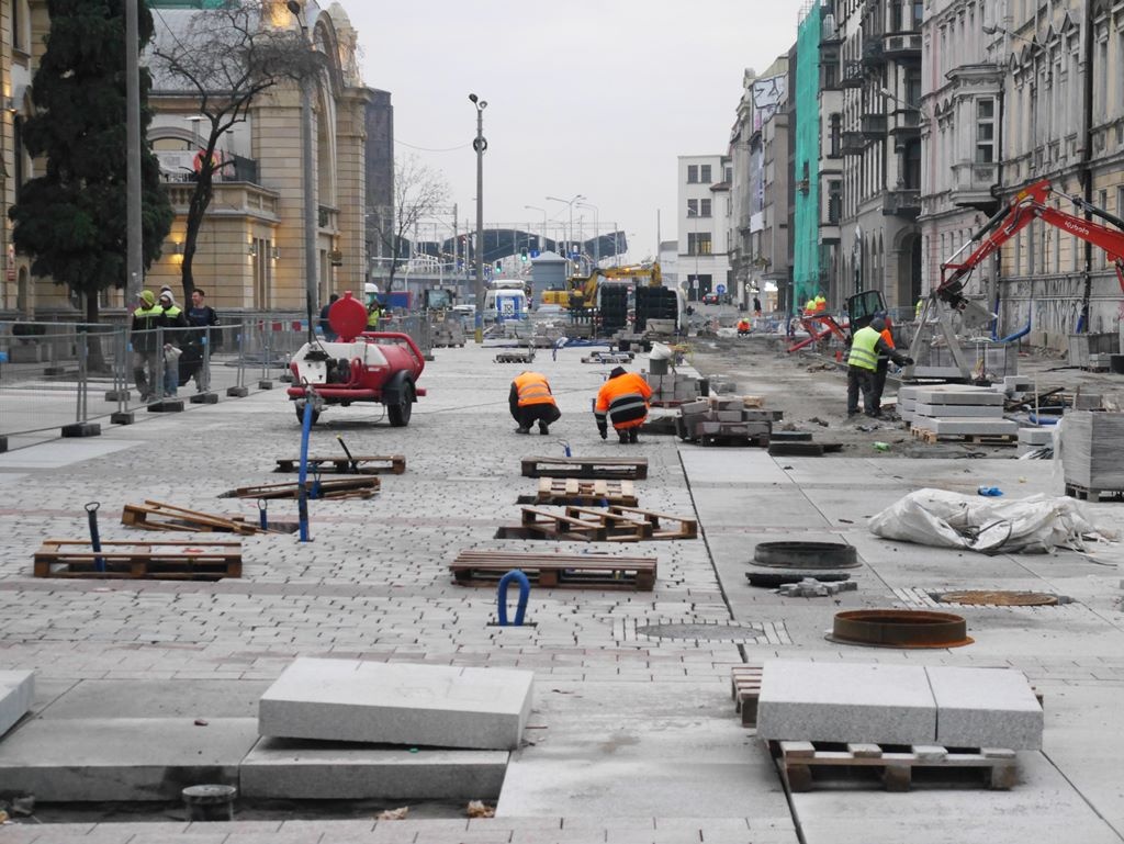 Dzień dobry Katowice. Przedłuża się przebudowa ul. Dworcowej