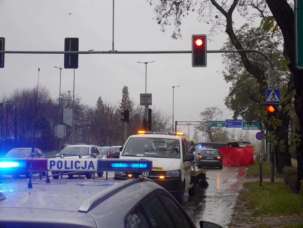 Śmiertelny wypadek na wjeździe do Katowic. Są duże utrudnienia