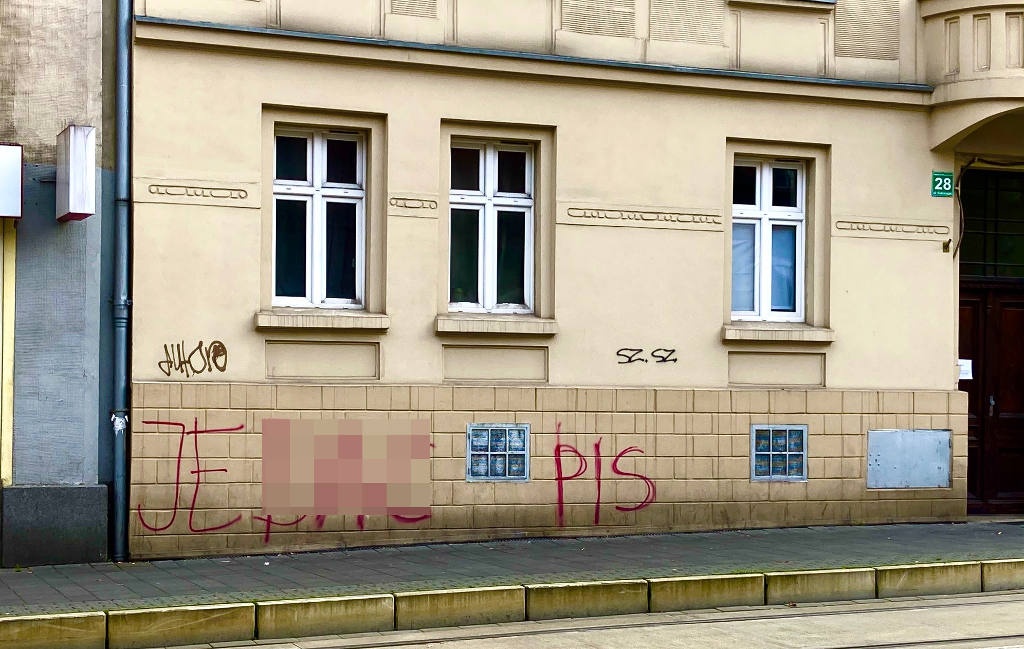 Dzień dobry Katowice. Przybywa zdewastowanych ścian
