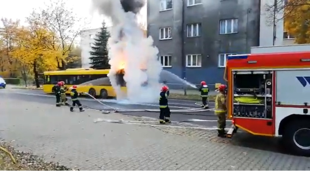 Pożar autobusu w Katowicach [WIDEO]