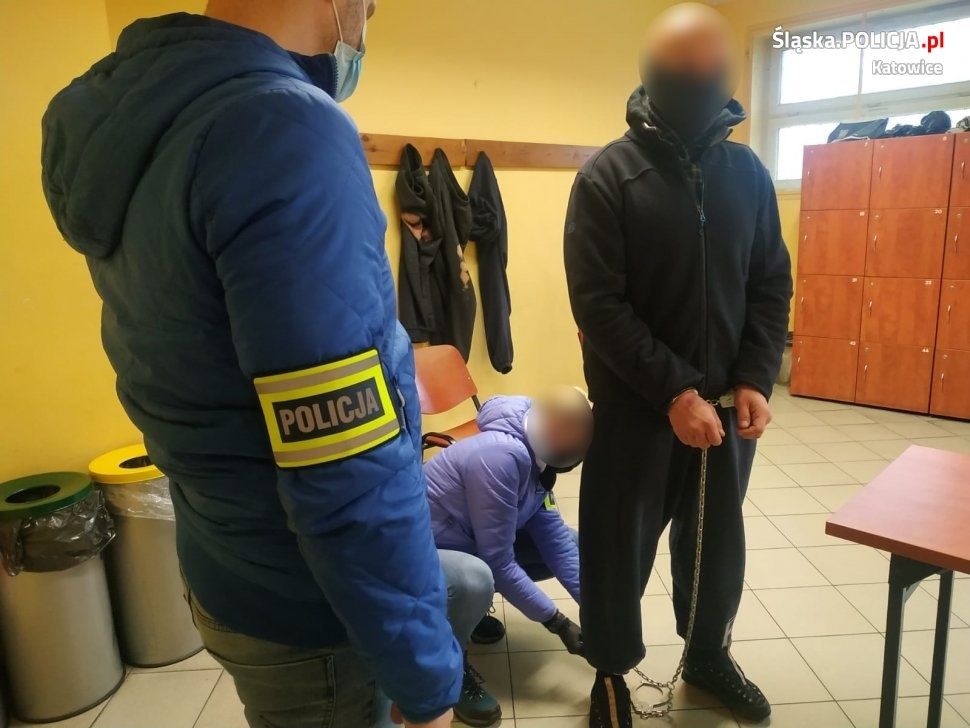 Ukradł laptopy za kilkanaście tysięcy złotych i uciekał przed policją