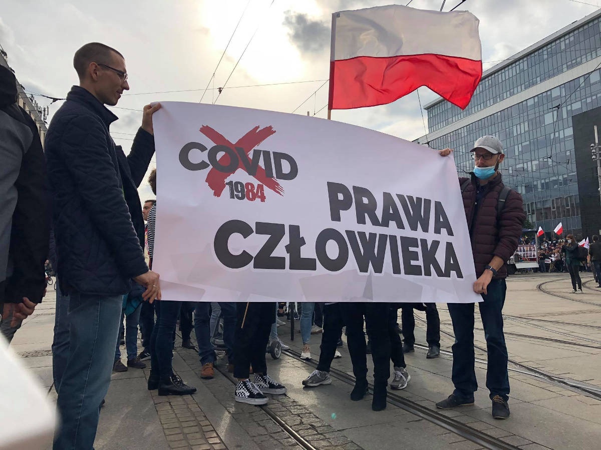 Antycovidowy marsz w Katowicach