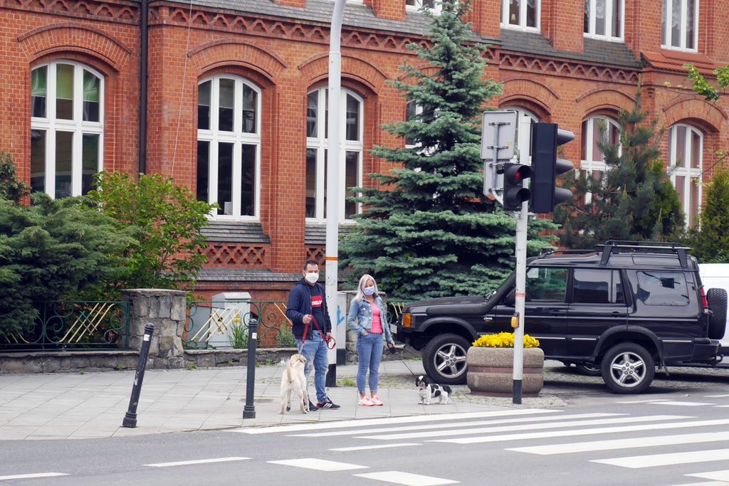 Wraca obowiązek noszenia maseczek. Trzeba je będzie nosić wszędzie