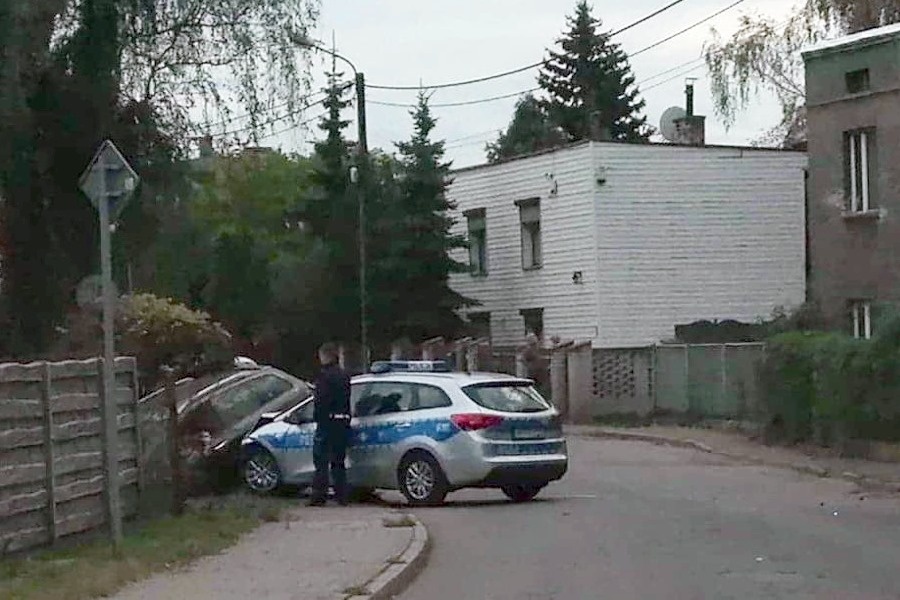 Policyjny pościg w Katowicach. Radiowóz został staranowany