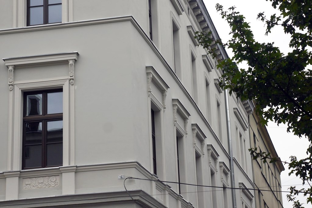150-letnia kamienica w centrum Katowic ma nową elewację, ale skybaru na razie nie będzie