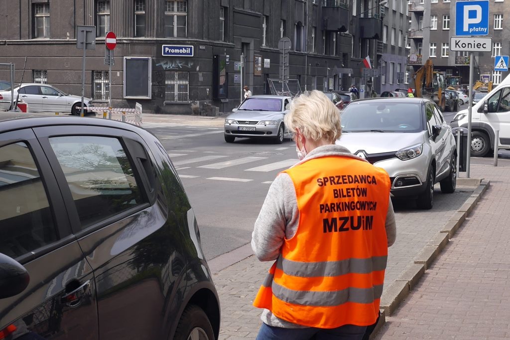 Dzień dobry Katowice. Od dzisiaj natychmiastowa kara za brak biletu parkingowego
