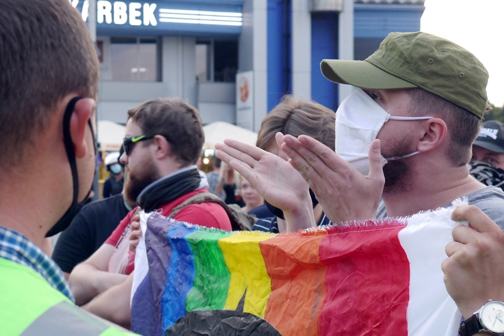 Stop LGBT kontra Stop homofobii. Dwie manifestacje na katowickim Rynku