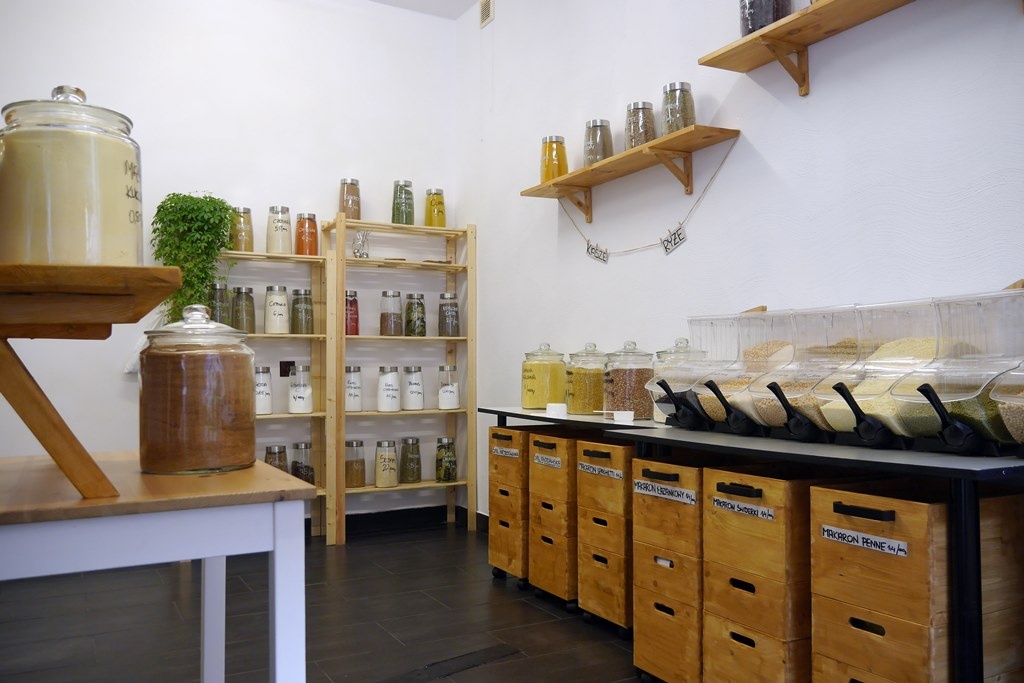 Zakupy bez plastiku. W Katowicach został otwarty sklep zero waste