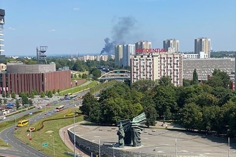 Pożar niedaleko Katowic. Kłęby dymu są widoczne z kilku kilometrów