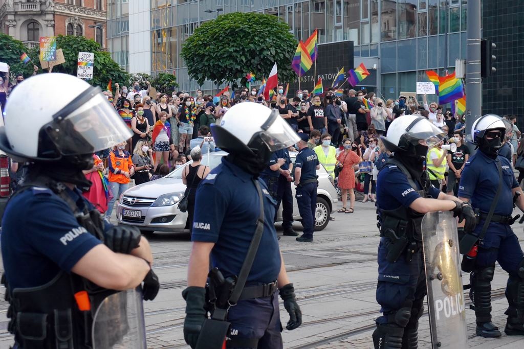 Policja zajmuje się sprawą zgromadzenia LGBT i kontrmanifestacji