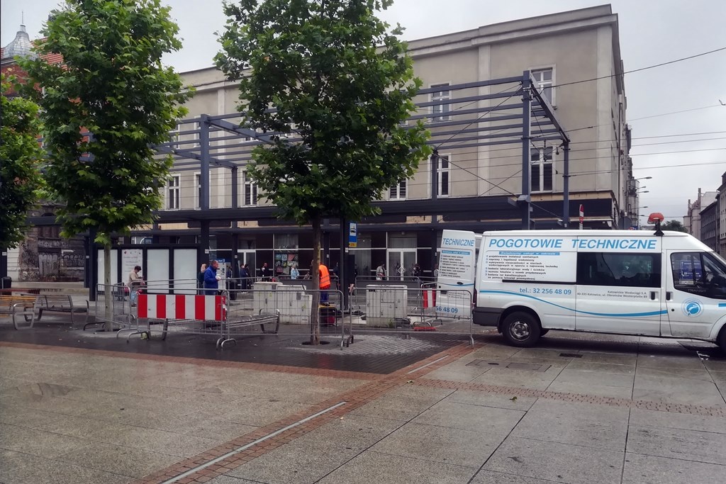 Budka Tramwajów Śląskich przestała straszyć na Rynku