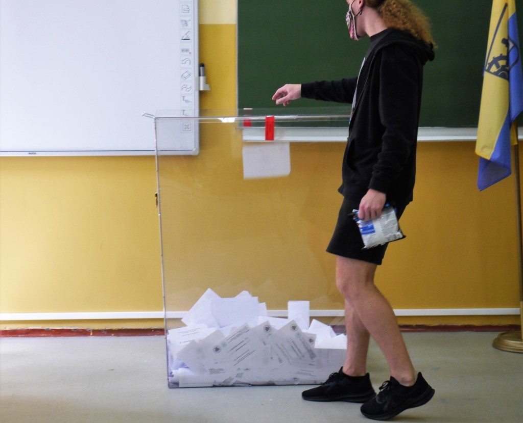Dzień dobry Katowice. O godz. 8 PKW poda oficjalne wyniki wyborów