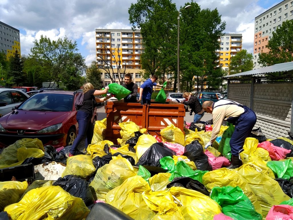 Mieszkańcy Zawodzia pozbierają śmieci. Rusza akcja SprzątaMy Dzielnice