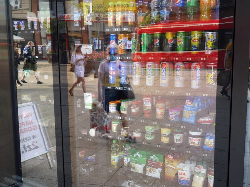 Mleko, jajka, piwo bezalkoholowe można kupić w automacie w centrum Katowic