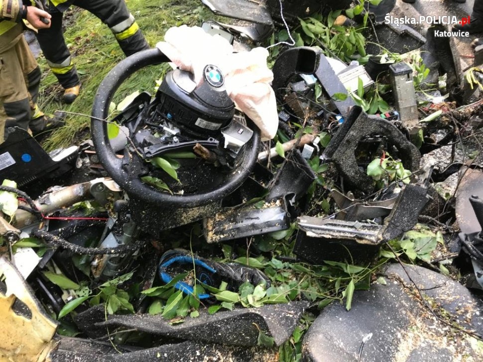 Poważny wypadek w Katowicach. Z BMW zostało niewiele [ZDJĘCIA]